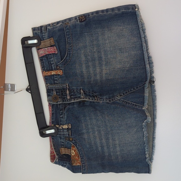 Billabong low-rise micro-mini denim skirt - Picture 1 of 3